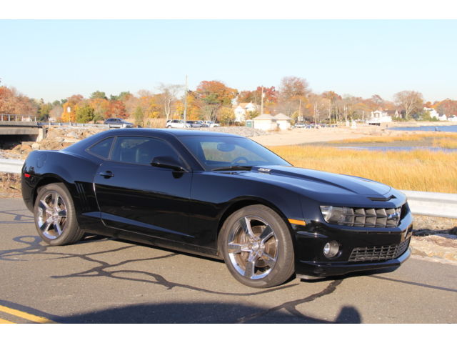Chevrolet : Camaro 2dr Cpe 2SS 2010 camaro 2 ss gorgeous 20 000 mile car well maintained not stories