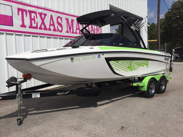 2012 Tige Sport Boat R20