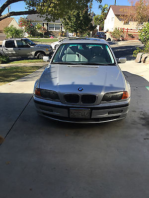 BMW : 3-Series Sedan 4-door 328 i four door silver bmw with leather seats heated front seats and a sunroof