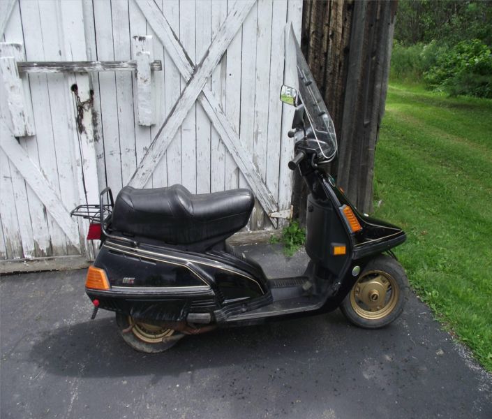 1982 CLASSIC YAHAMA SCOOTER