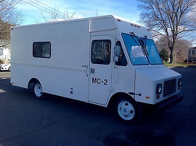 GMC : Other P30 Medium Duty Vehicle Step Van, Food Truck, RV Camper, Office, Mobile Operations, Only 3325 Miles!