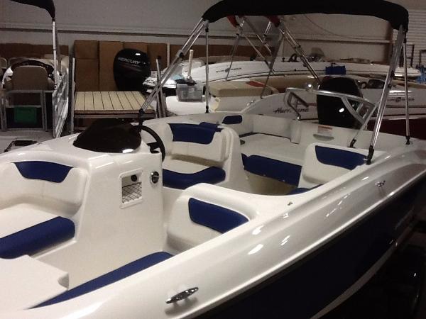 2016 Bayliner Element XL