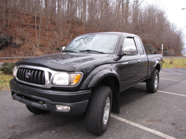 Toyota : Tacoma XtraCab V6 M 2004 toyota tacma 4 wd clean carfax new frame new contro arms ony 59000 mi