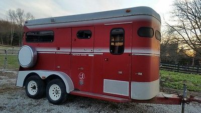 1992 Circle J Royale Mark 2 horse straight load trailer for sell