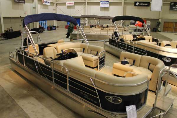 2016 Landau Island Breeze 232 Cruise Rear Fish