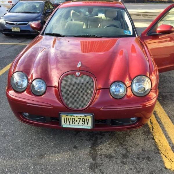 Jaguar 2003 One Owner Beautiful Well Maintained Vehicle