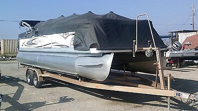 AQUA PATIO BOAT 2007 240RE 22 hous 195 HP V6 3.4