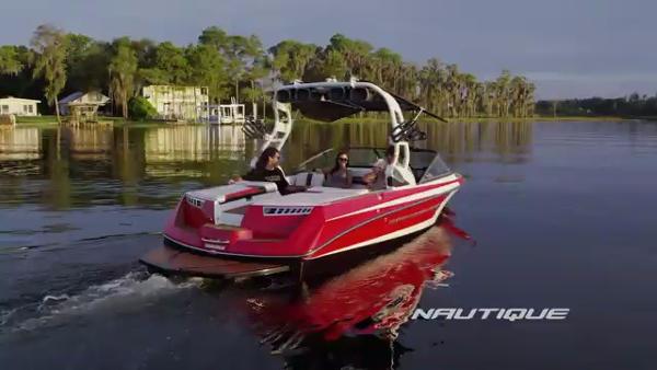 2015 Nautique Super Air Nautique 210