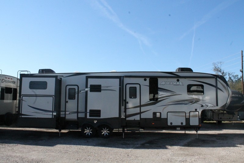 2016 Keystone Montana 3711FL