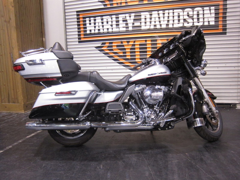 2016 Harley-Davidson FXDWG103