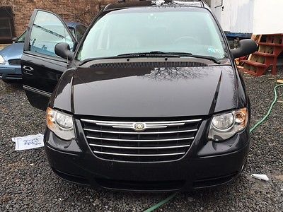 Chrysler : Town & Country TOURING 2007 chrysler town country handicapped van fully loaded leather