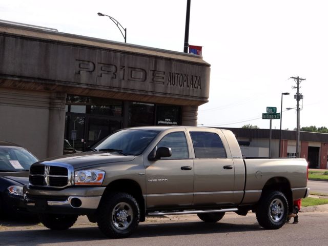 Dodge : Ram 1500 4dr Mega Cab 2006 dodge ram 1500 mega cab 4 x 4 hemi great condition drivingvideo