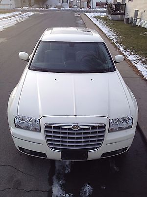 Chrysler : 300 Series Touring 2006 chrysler 300 limited all wheel drive 64 000 leather moon roof heated seats