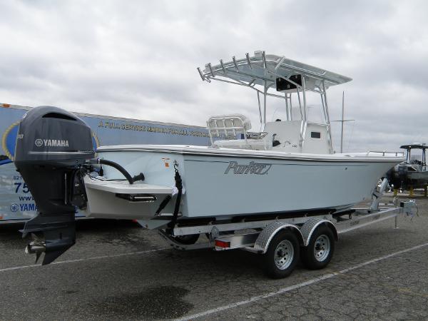 2015 Parker 2300 Center Console