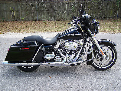 Harley-Davidson : Touring 2010 harley street glide 103 excellent condition black low miles loaded