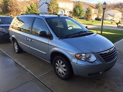Chrysler : Town & Country 2005 chrysler town and country touring minivan nice low miles