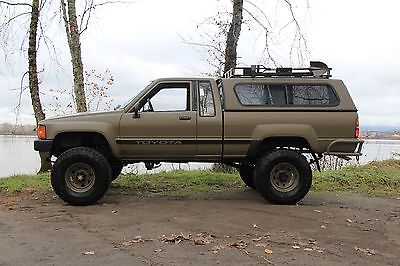 Toyota : Other 1984 toyota 4 x 4 truck restored tastefully upgraded 22 r 5 spd pickup 4 wd