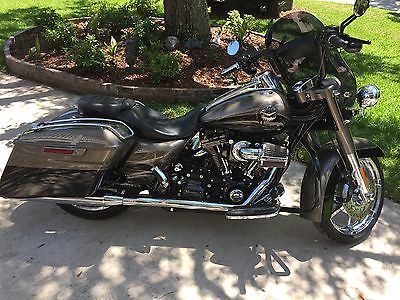 Harley-Davidson : Touring 2014 cv 0 road king 250 miles with extra equipment