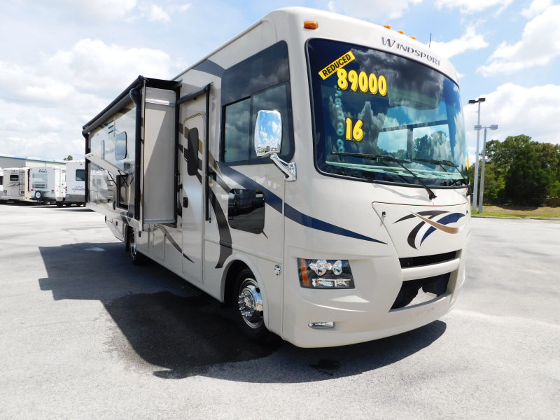 2014 Thor Motor Coach Four Winds Intl. 33SW