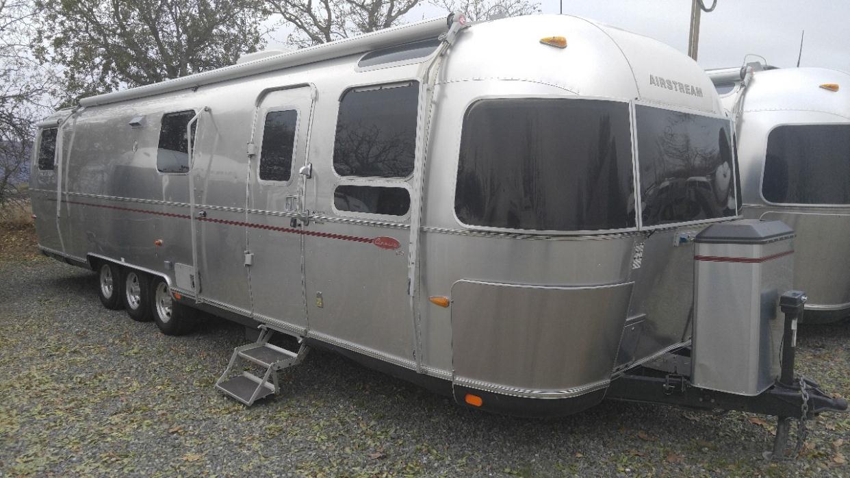 2005 Airstream CLASSIC LIMITED 34 SLIDE