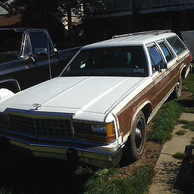 Ford : Crown Victoria LTD Country Squire 1986 country squire