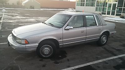 Chrysler : LeBaron 1990 chrysler lebaron low miles v 6 ac