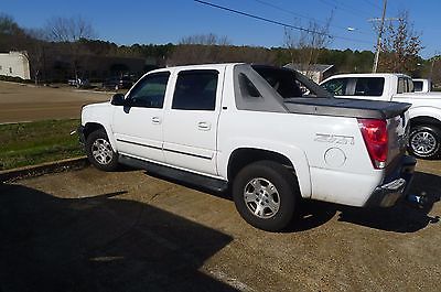 Chevrolet : Avalanche Z71 2005 chevy avalanche 4 x 4 z 71 fully loaded w leather seats and bose system etc