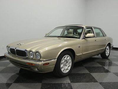 Jaguar : XJ8 Base Sedan 4-Door 1 owner car mint condition only 71 k miles what a bargain loaded with options