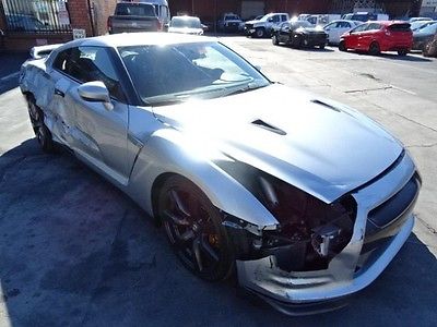 Nissan : GT-R Coupe  2010 nissan gt r coupe salvage wrecked sports car only 26 k miles wont last