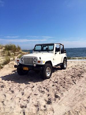 Jeep : Wrangler Sahara 2001 jeep wrangler sahara white w tan soft top