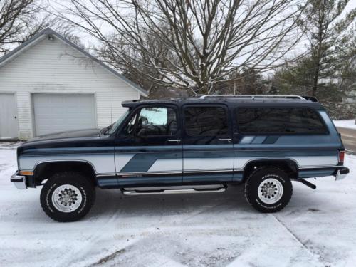 GMC : Suburban SLE 1991 gmc suburban v 2500 4 x 4 carryall suv 7 passenger