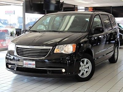 Chrysler : Town & Country Touring Stow 'N Go Rear View Cam Fresh Tires Touring Stow 'N Go Rear View Cam Fresh Tires
