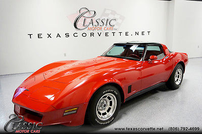 Chevrolet : Corvette Base Coupe 2-Door 1981 red on red chevy vette excellent condition classic rare