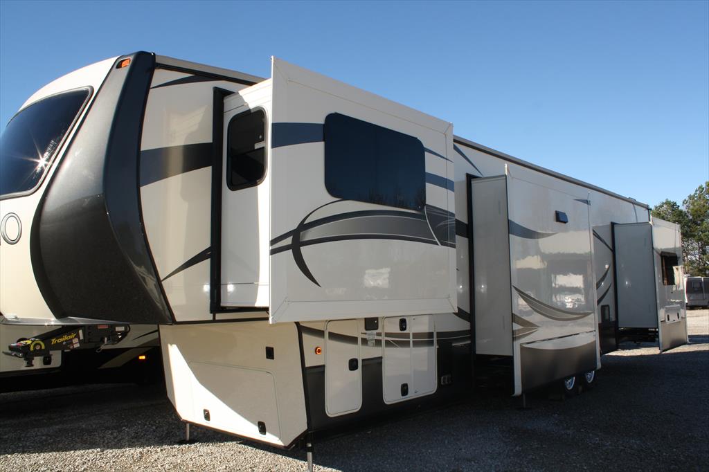 Fifth Wheels  Crossroads RV