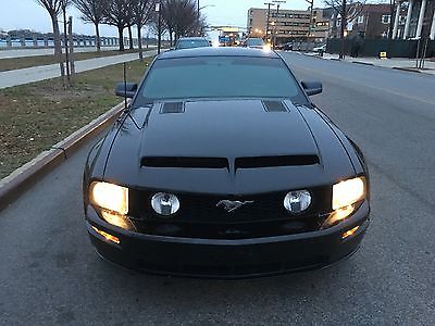 Ford : Mustang GT 2006 ford mustang gt coupe 2 door 4.6 l