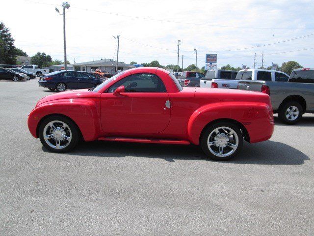 Chevrolet : SSR Reg Cab 116. Clean carfax, excellent condition