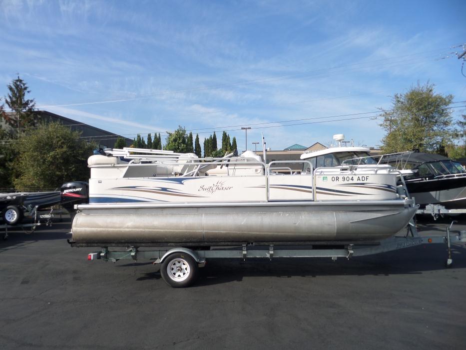 2007 SunChaser Pontoon 820 FISH & SKI