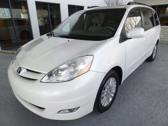 Toyota : Sienna XLE 2010 minivan used gas v 6 3.5 l 211 5 speed automatic fwd leather white