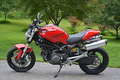 Ducati : Monster 2009 ducati monster 696 in excellent condition includes all original parts