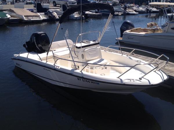 2011 Boston Whaler 18 Dauntless