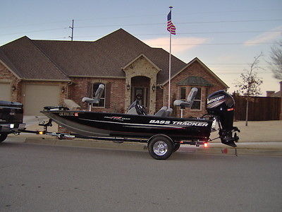 2015 Bass Tracker Pro Team 175 TXW with a 2015 Mercury 75 hp 4-Stroke that has a