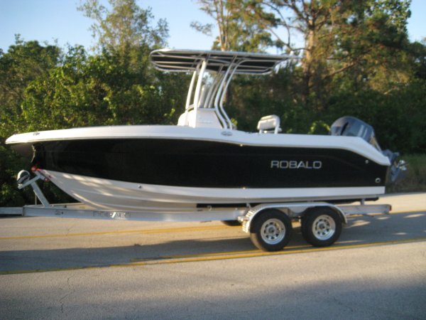 2016 Robalo R200 Center Console