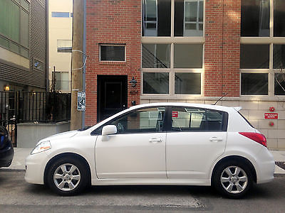 Nissan : Versa 1.8 SL Clean 2010 Nissan Versa SL Hatchback 99,500 miles, in great condition!