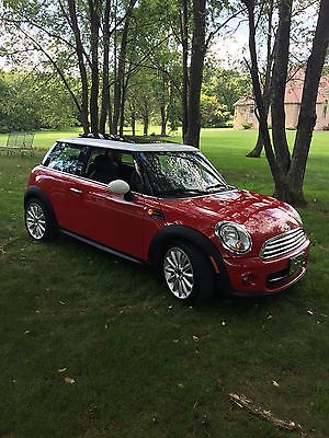 Mini : Cooper Base Hatchback 2-Door 6 speed manual with hill assist 40.3 mpg only 22600 miles