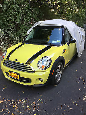 Mini : Cooper Base Hatchback 2-Door 2011 mint mini cooper low low miles yellow
