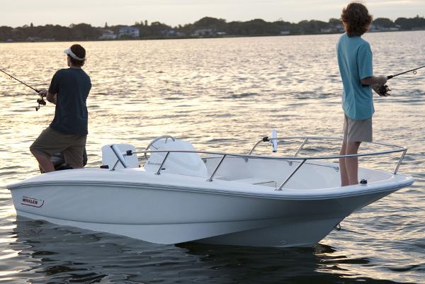 2016 Boston Whaler 150 Super Sport