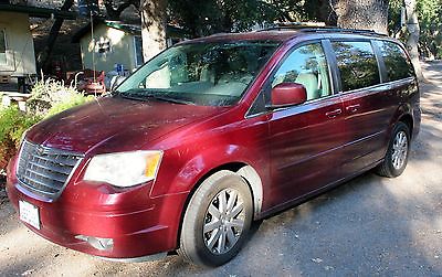 Chrysler : Town & Country Grand Touring package 2008 chrysler town and country grand touring minivan