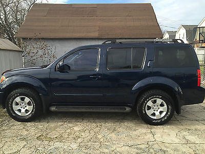 Nissan : Pathfinder SE Nissan : Pathfinder SE Leather Seats with Bose System - Highway Mileage