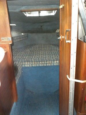 1979  SeaRay Srv 2200 with Full Camper top Mooring cover