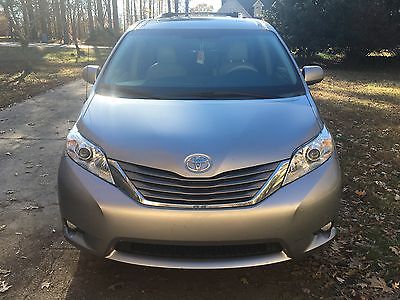 Toyota : Sienna XLE Great condition minivan, perfect for growing family